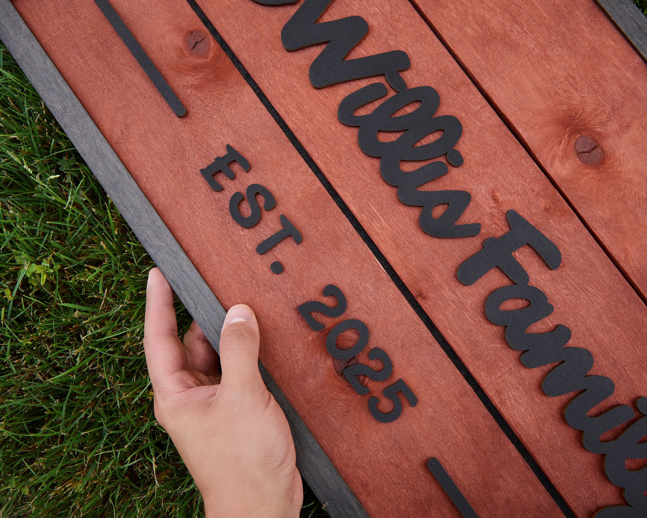 3D Family Last Name Sign, Anniversary Gift, Farmhouse Family, Housewarming Gift, Custom Family Sign, Wooden Name Sign, Christmas Gift [Red]